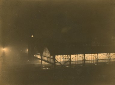 Hala nádraží Františka Josefa v noci 012006